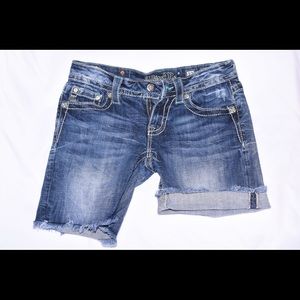 Miss Me denim sz 27 shorts, 7’’ inseam, frayed edge, embroidered accents